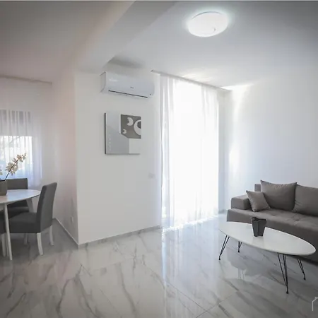 Aqua Vista Lux Raj Апартаменты *