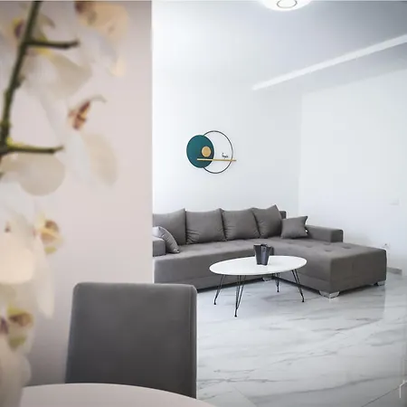 Aqua Vista Lux Raj *