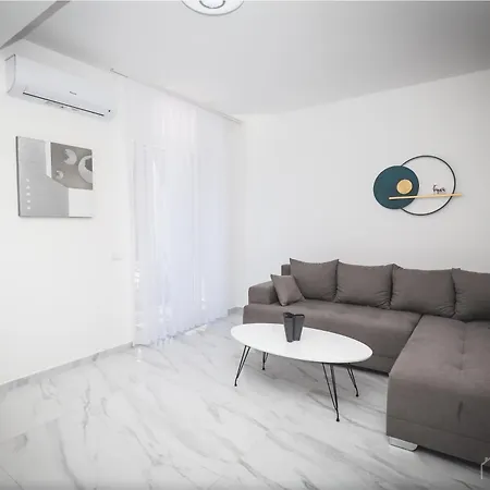 Aqua Vista Lux Raj Апартаменты