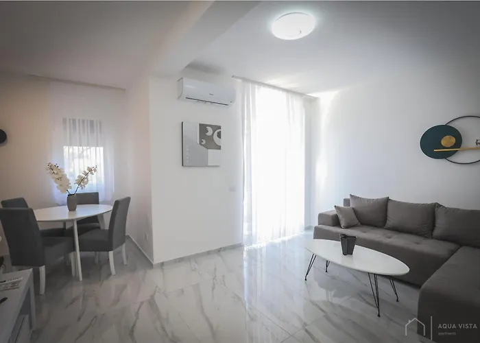 Aqua Vista Lux Raj Lejlighed *