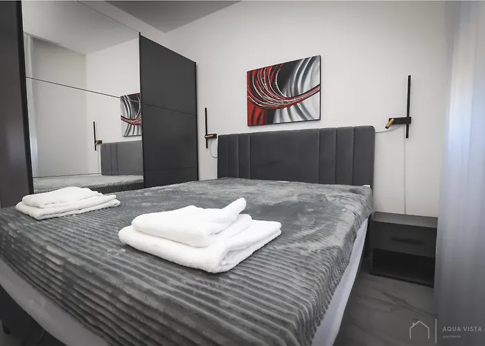 Aqua Vista Lux Raj Lejlighed